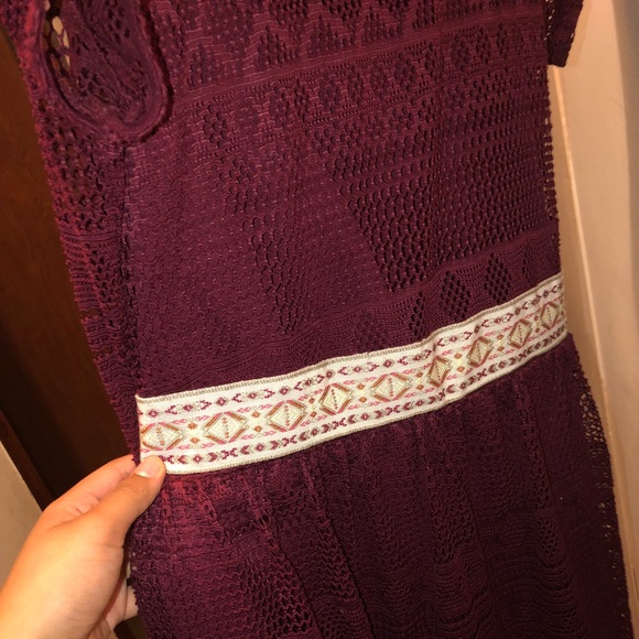 Burgundy lace dress - Picture 3 of 3